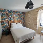 Charmante Maison Provencale Proche D'uzes Willa