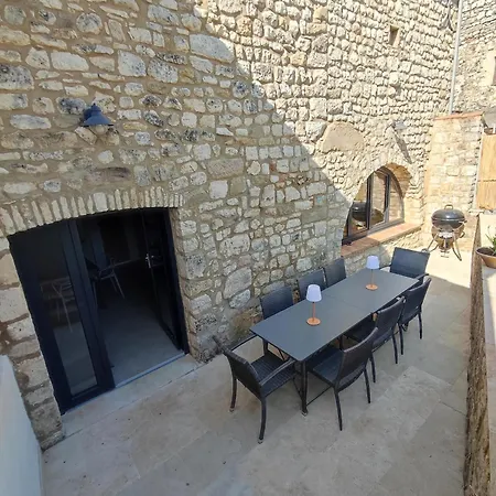 Charmante Maison Provencale Proche D'uzes Villa