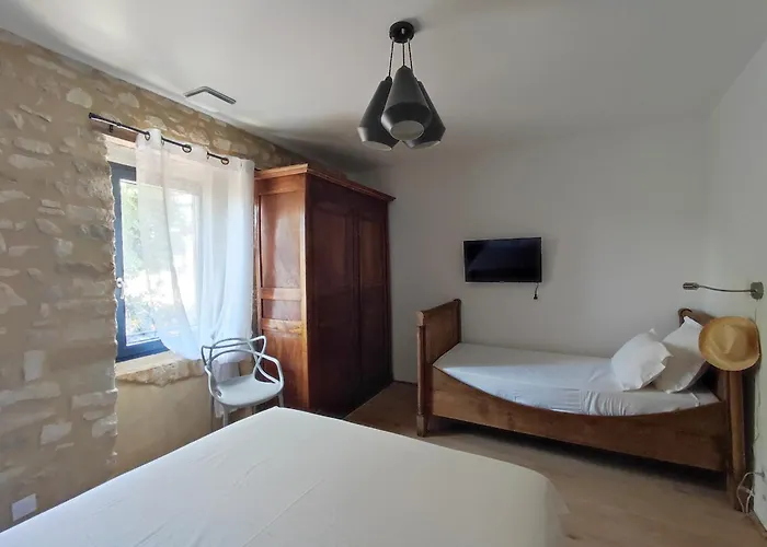 Charmante Maison Provencale Proche D'uzes 빌라